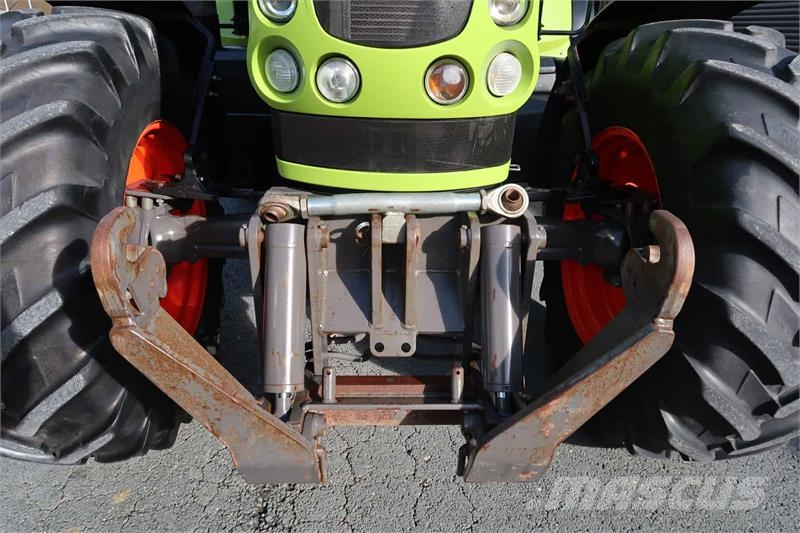 CLAAS Arion 620C Tractors