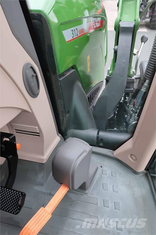 Fendt 312 Tractors