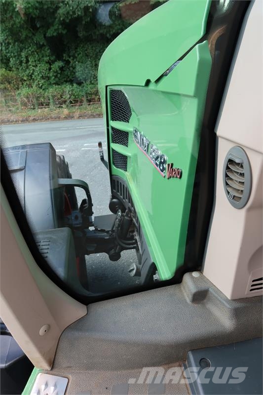 Fendt 828 الجرارات