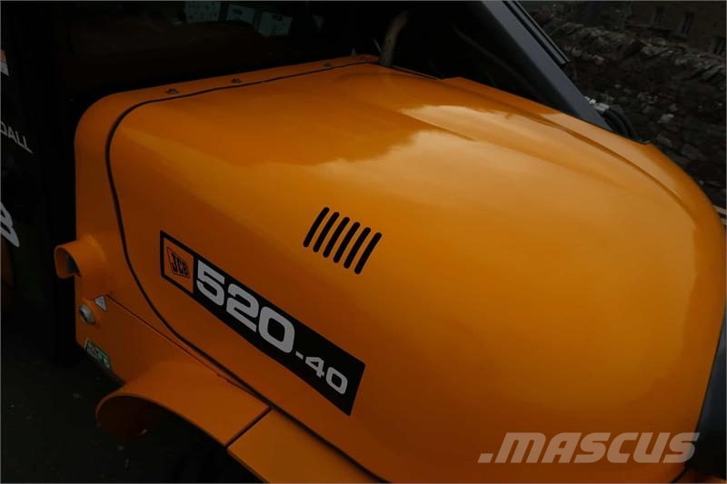 JCB 520-40 معدات مناولة لأغراض الزراعة