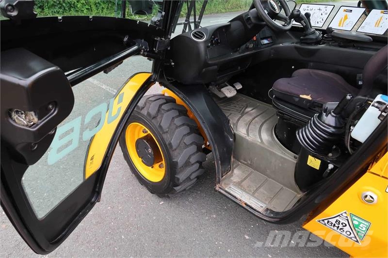 JCB 520-40 معدات مناولة لأغراض الزراعة