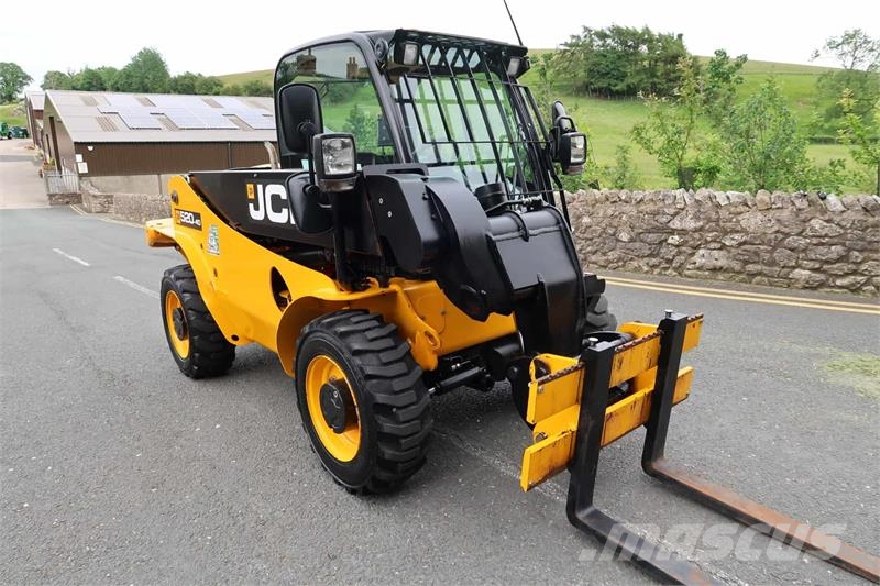 JCB 520-40 معدات مناولة لأغراض الزراعة