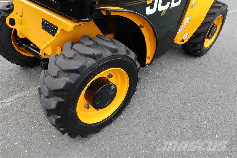 JCB 520-40 معدات مناولة لأغراض الزراعة