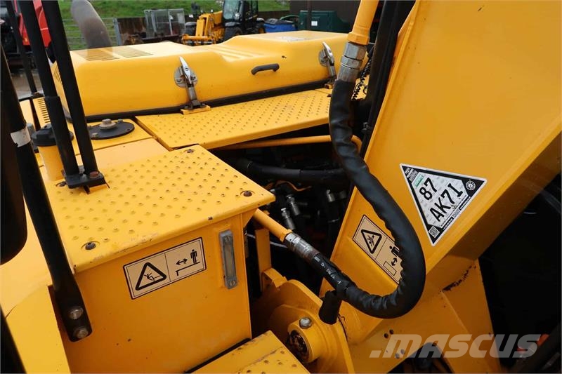 JCB JS 130LC Crawler excavators
