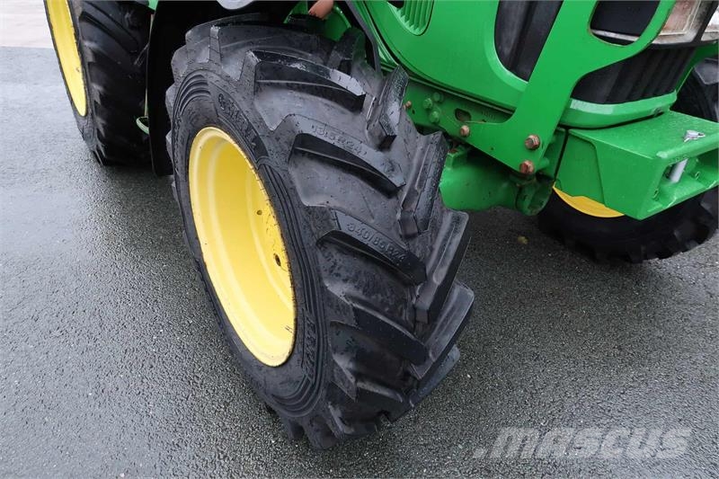 John Deere 5100R Traktori