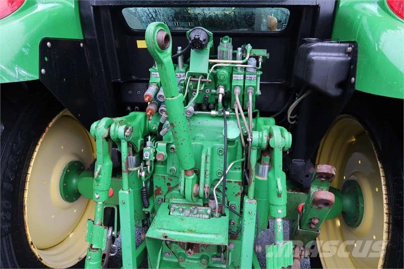 John Deere 5100R Traktori