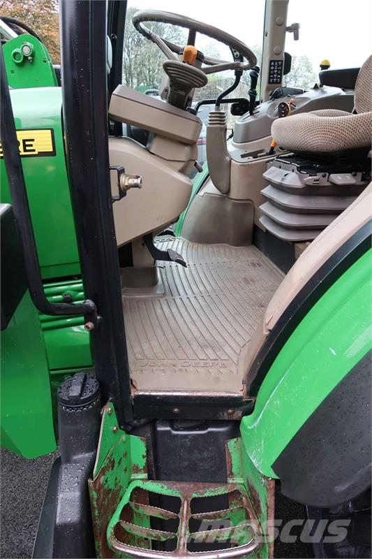 John Deere 5100R Traktori