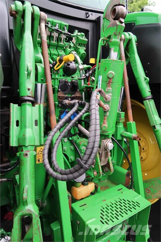 John Deere 6215R Tractores