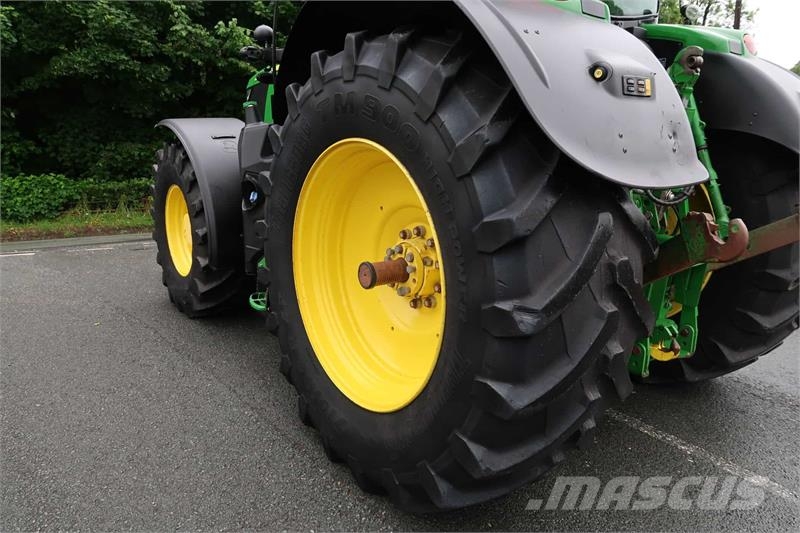 John Deere 6215R Tractores