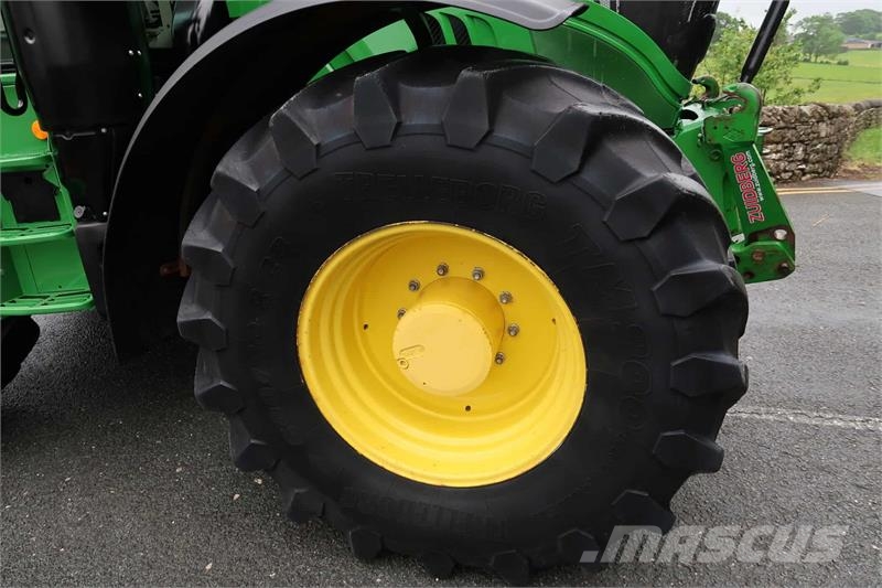 John Deere 6215R Tractores