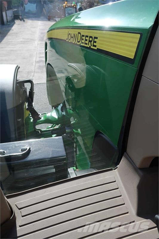 John Deere 8400R Traktorok