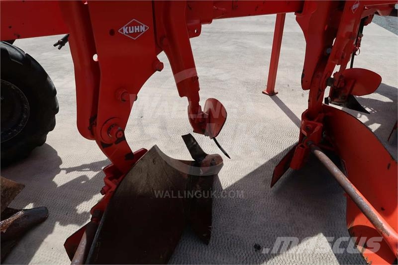Kuhn Multi-Master 122 Apverčiamieji plūgai