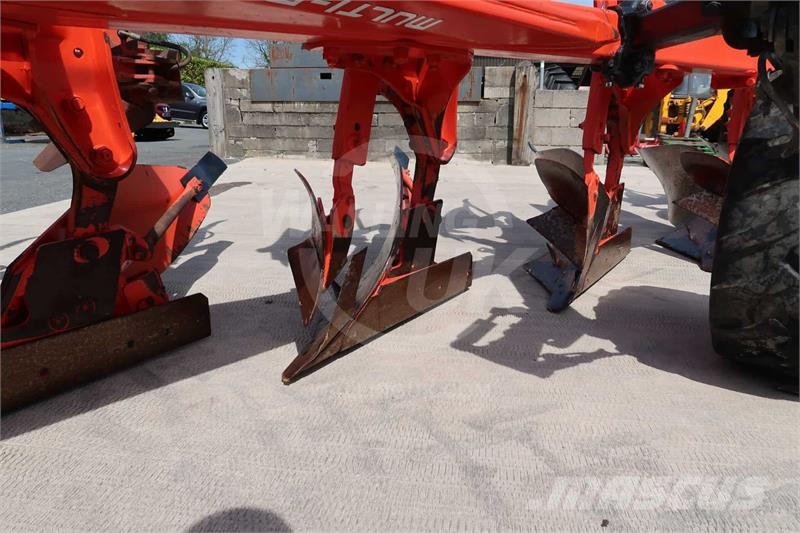 Kuhn Multi-Master 122 Apverčiamieji plūgai