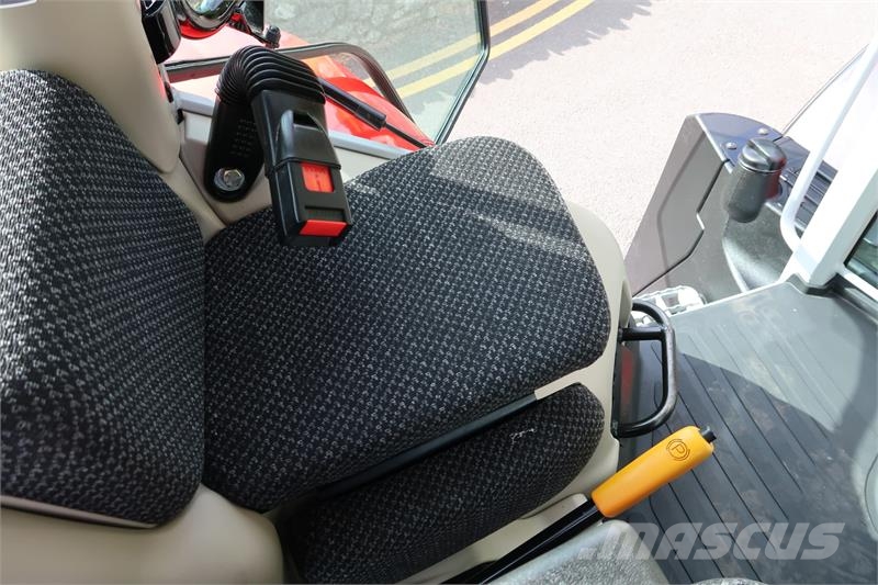Massey Ferguson 6S.180 拖拉机/农用车