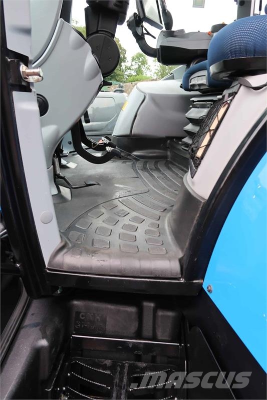 New Holland T7.210 Traktori