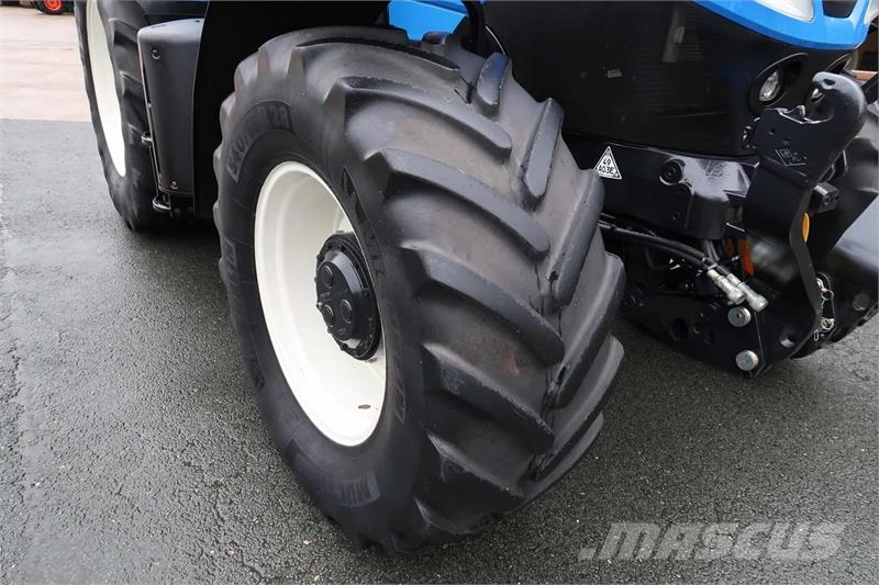 New Holland T7.210 Traktori