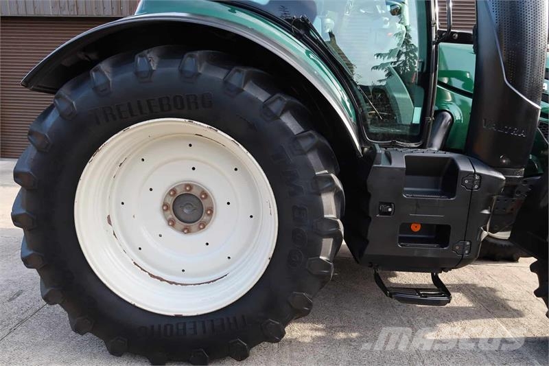 Valtra T214D Tractors