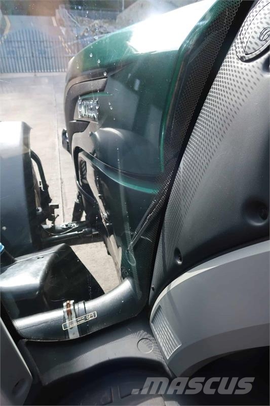 Valtra T214D Tractors