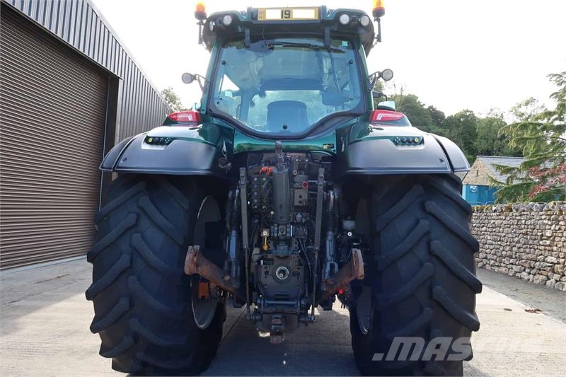 Valtra T214D Tractors