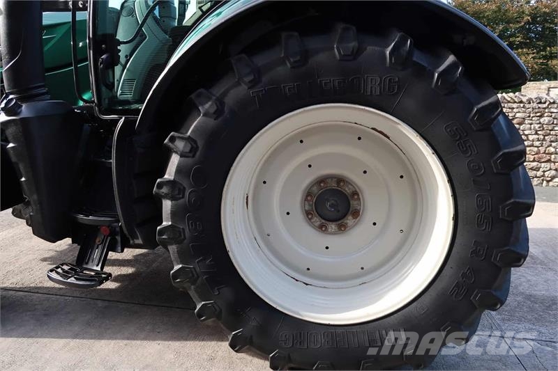 Valtra T214D Tractors