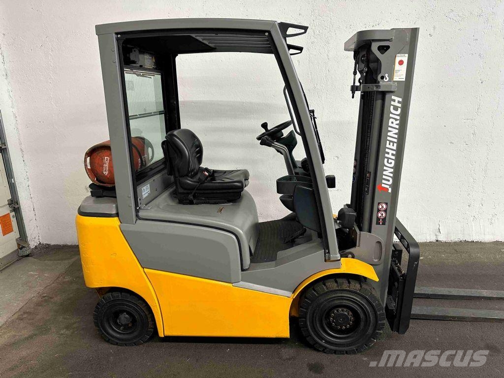 Jungheinrich TFG 316 - TRIPLEX 4,4 m Газові навантажувачі