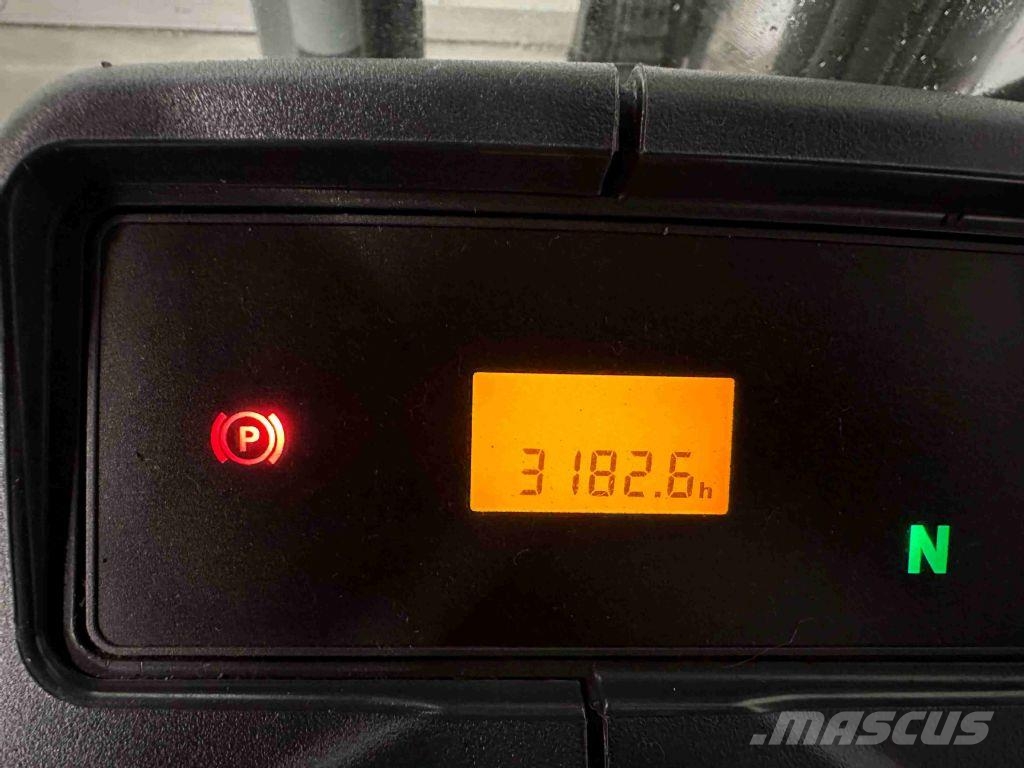 Jungheinrich TFG 316 - TRIPLEX 4,4 m Газові навантажувачі