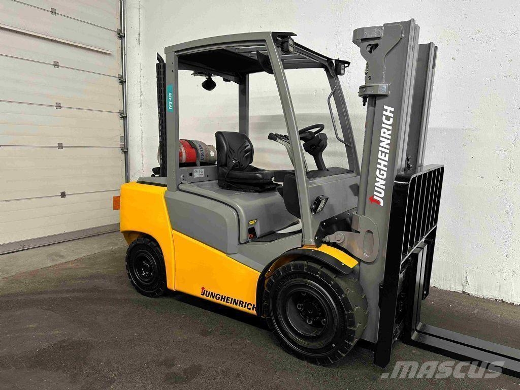 Jungheinrich TFG 430 - TRIPLEX 4,4 m Gaasitõstukid