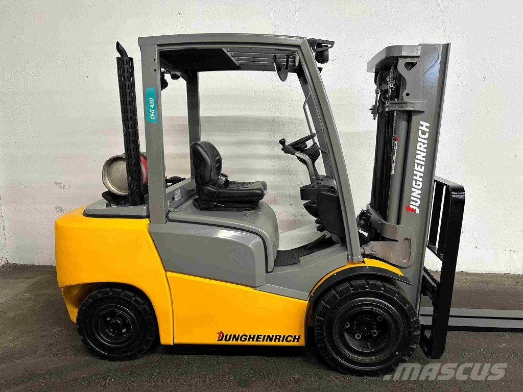 Jungheinrich TFG 430 - TRIPLEX 4,4 m Gaasitõstukid