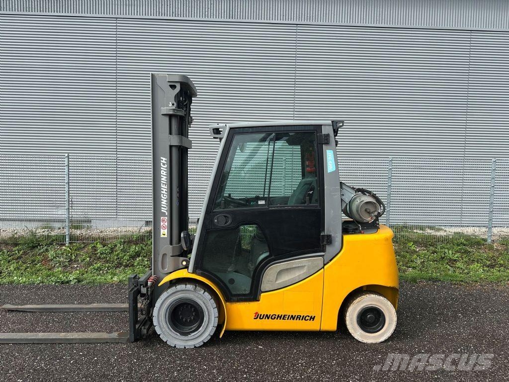 Jungheinrich TFG 430s - TRIPLEX 6 m Chariots GPL