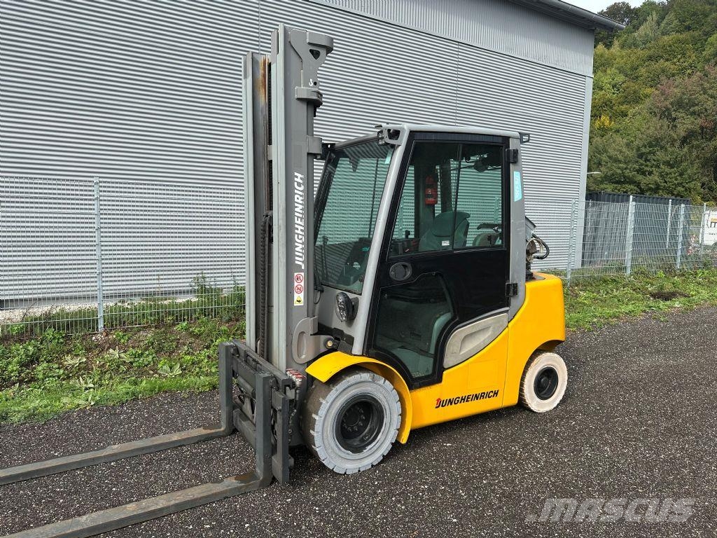 Jungheinrich TFG 430s - TRIPLEX 6 m Chariots GPL