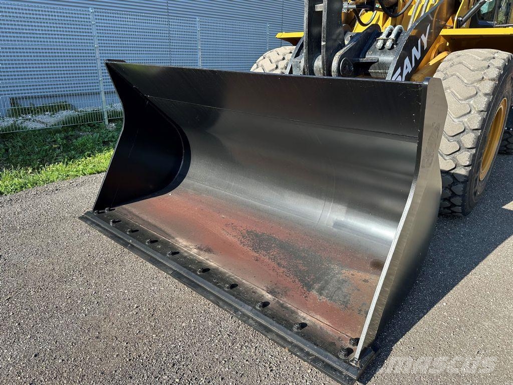 Sany SW305K5 - NEUWERTIG !!! 277 Stunden !!! Kolesni nakladalci