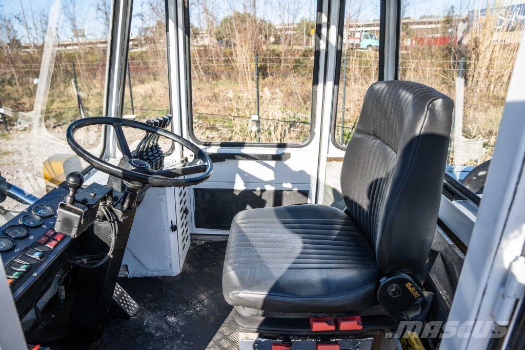 Svetruck 860/26 - TRIPLEX 5,5 m Dieselmotviktstruckar