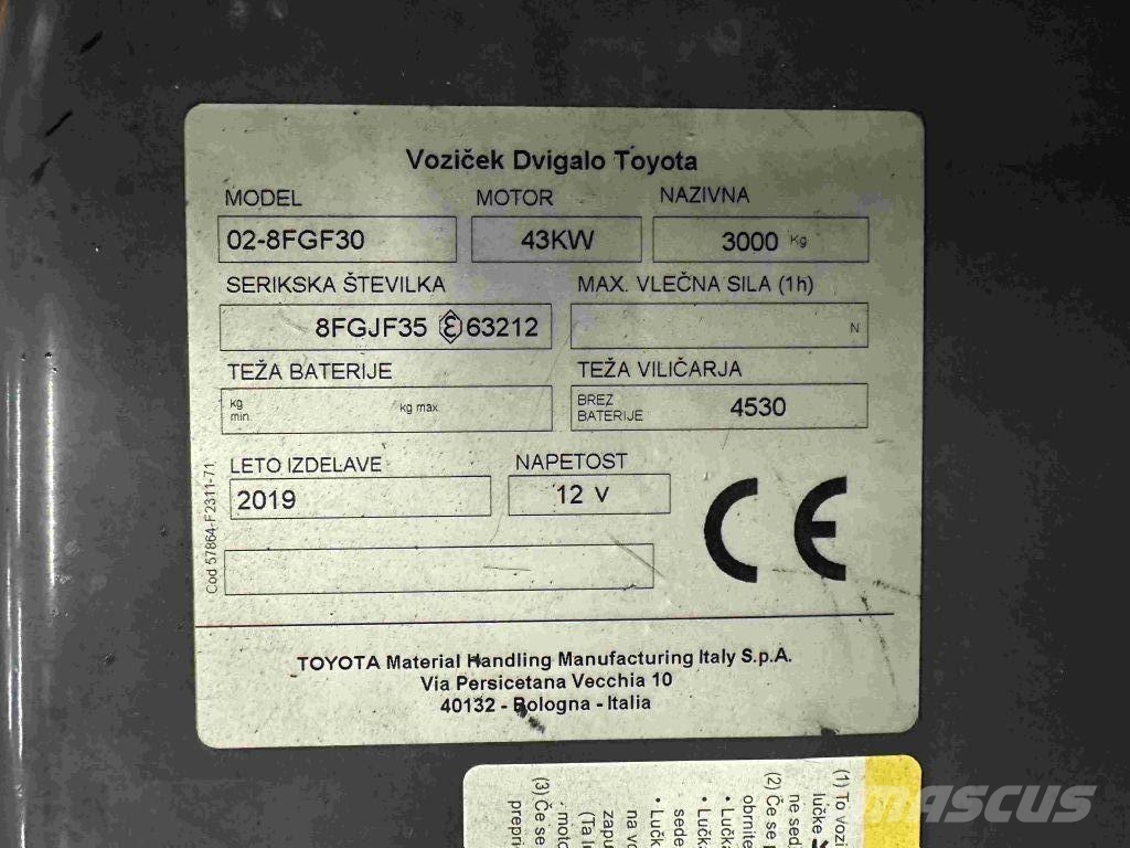 Toyota 02-8FGF30 Empilhadores a gás