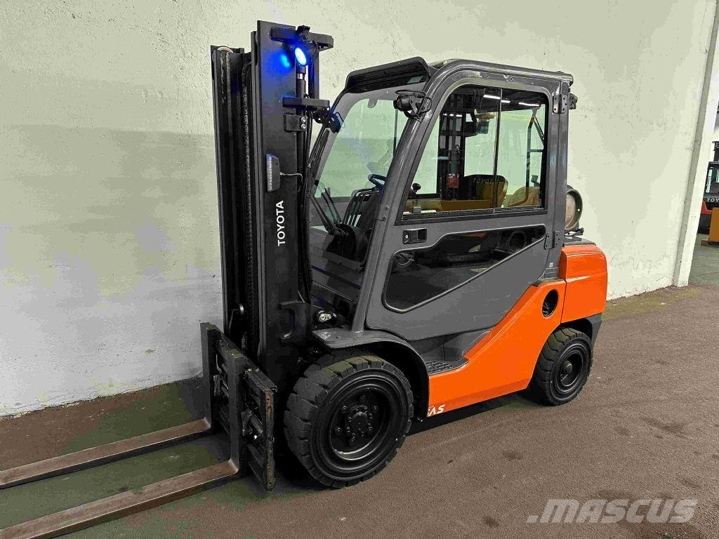 Toyota 02-8FGF30 LPG forklifts