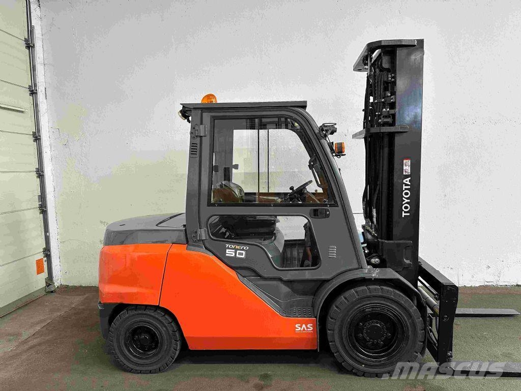 Toyota 40-8FD50N - TRIPLEX 5,5 m شاحنات الديزل