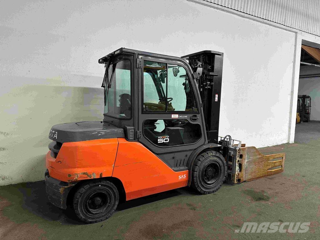 Toyota 40-8FD50N - TRIPLEX 5 m شاحنات الديزل