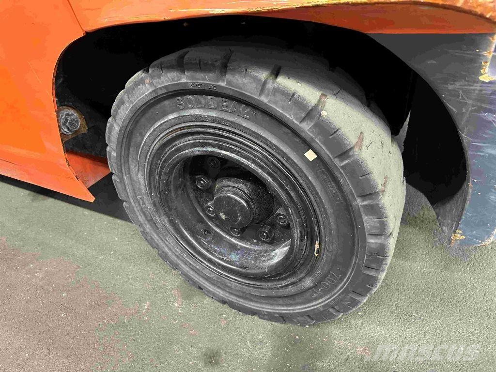 Toyota 40-8FD50N - TRIPLEX 5 m شاحنات الديزل