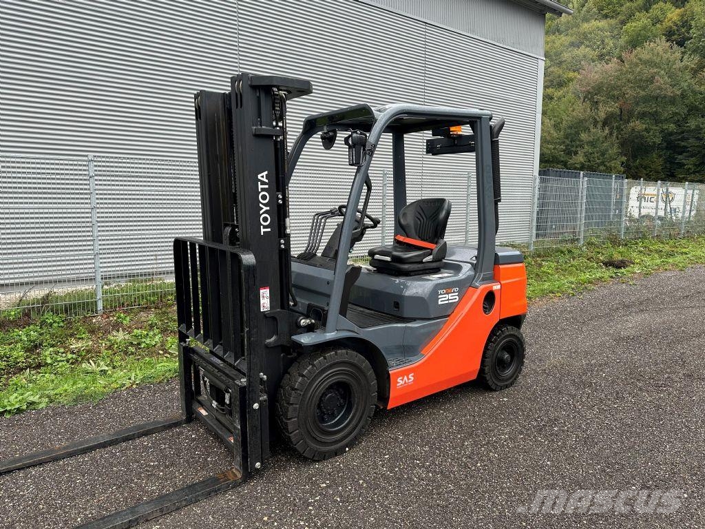 Toyota 52-8FDF25 - TRIPLEX - NEUWERTIG Dizelski viličarji