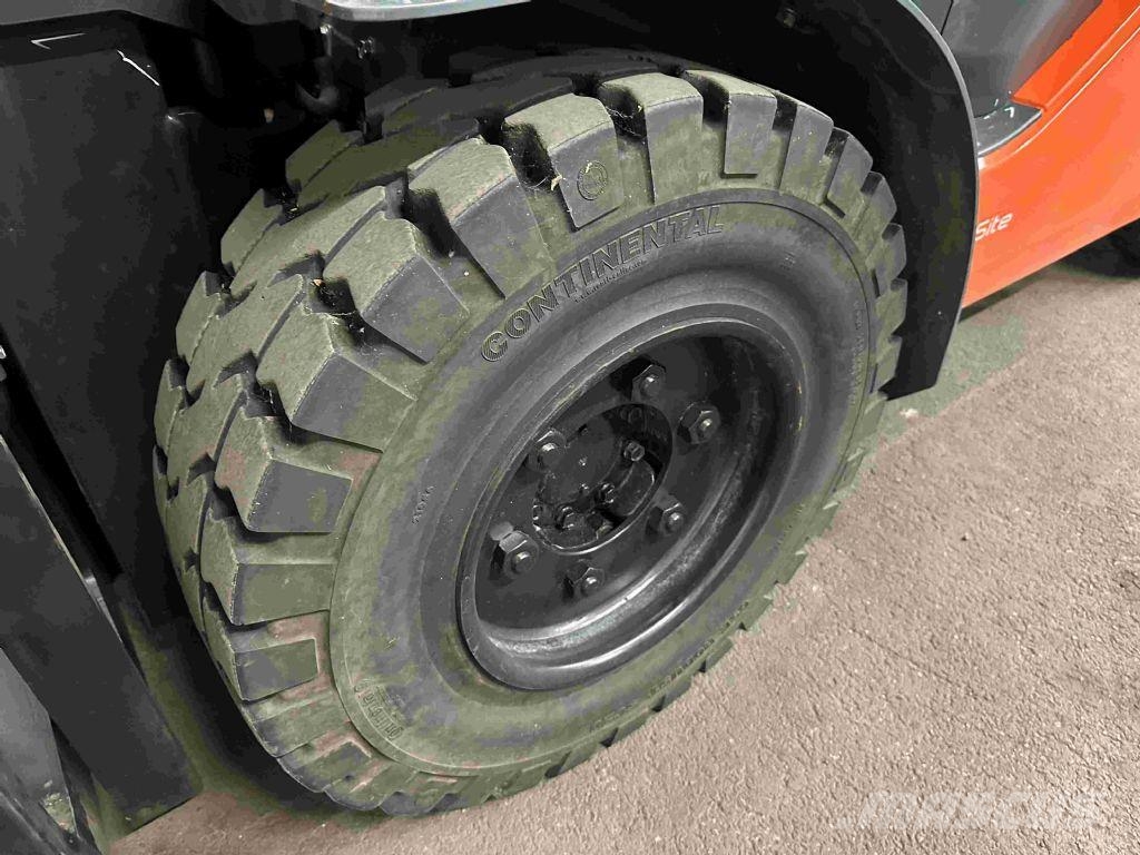 Toyota 52-8FDJF35 - TRIPLEX - NEUWERTIG !!! شاحنات الديزل