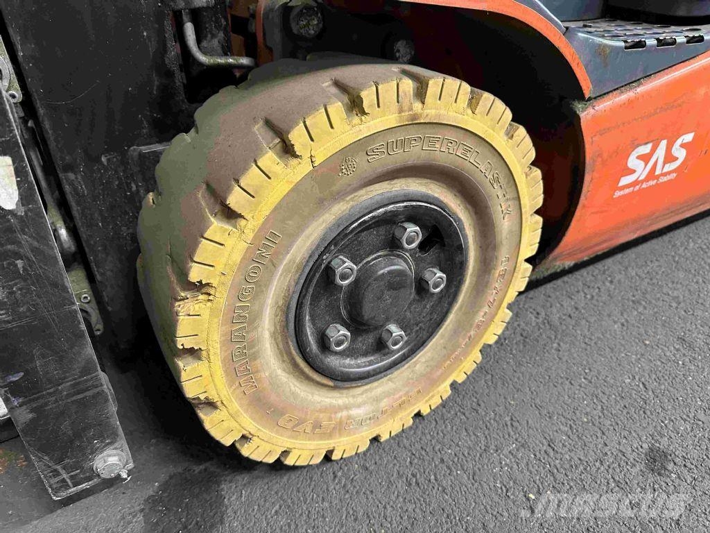 Toyota 8FBE15T - TRIPLEX 4,3 m Wózki elektryczne