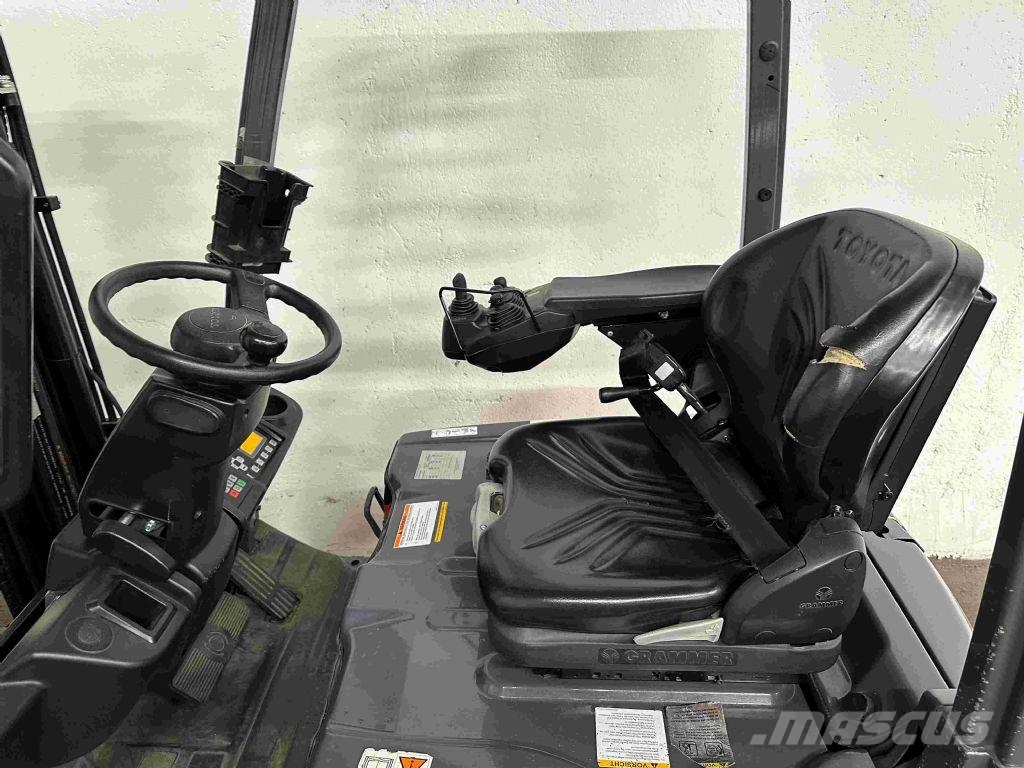 Toyota 8FBE15T - TRIPLEX 4,3 m Wózki elektryczne
