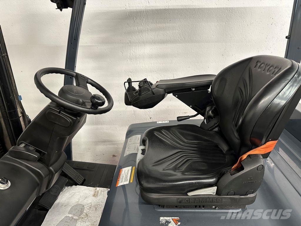 Toyota 8FBMT25 شاحنات ذات رافعات شوكية تعمل بالكهرباء