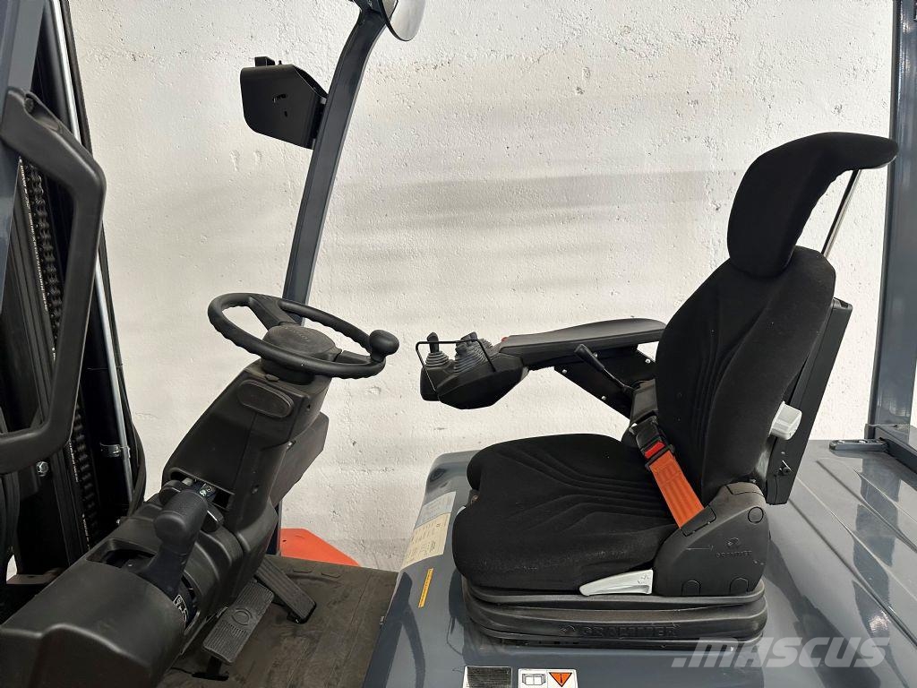 Toyota 8FBMT50 - TRIPLEX 6,5 m - NEUGERÄT !!! Empilhadores eléctricos
