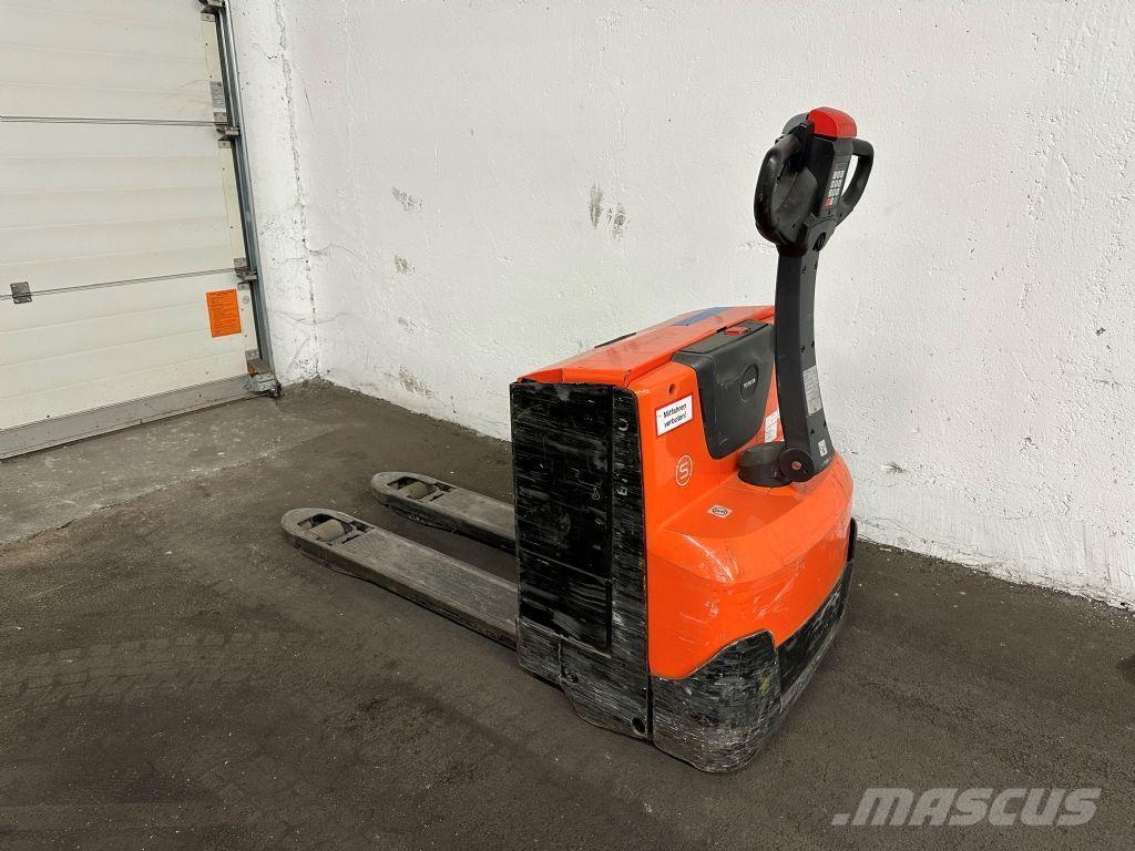 Toyota LWE 200 Niedergabelstapler