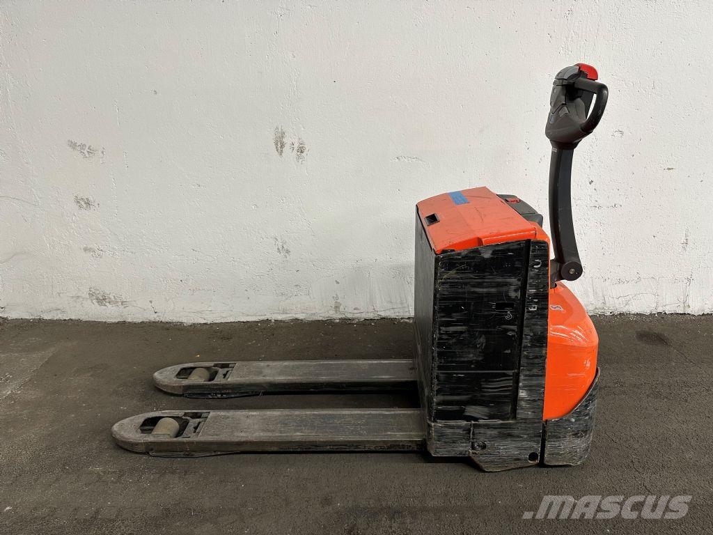 Toyota LWE 200 Niedergabelstapler