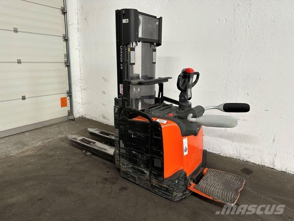 Toyota SPE 120 L - TRIPLEX 3,7 m Empilhador para operador externo
