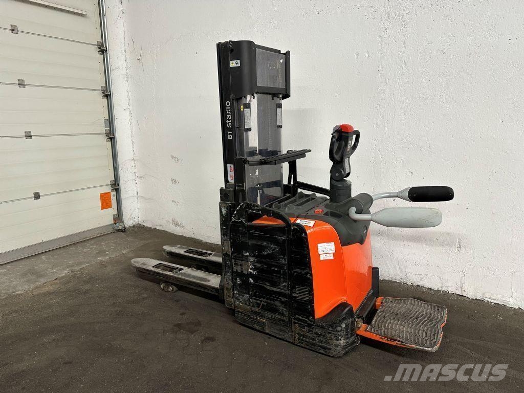 Toyota SPE 120 L - TRIPLEX 3,7 m Empilhador para operador externo