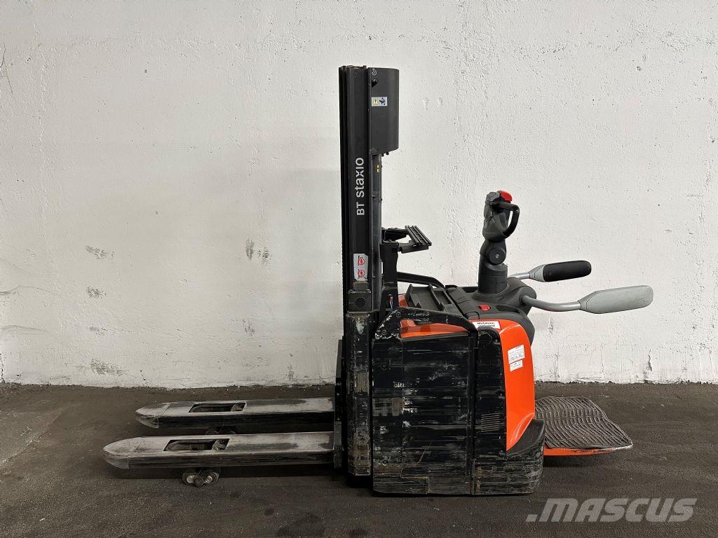 Toyota SPE 120 L - TRIPLEX 3,7 m Empilhador para operador externo