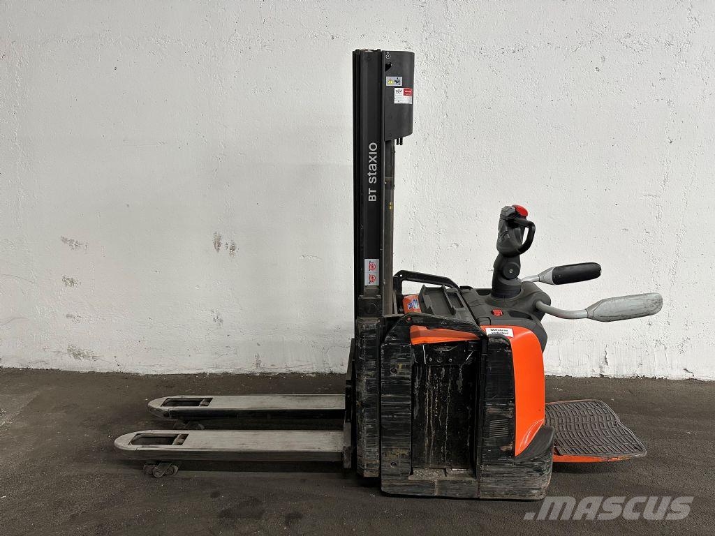 Toyota SPE 120 L - TRIPLEX 3,9 m Empilhador para operador externo
