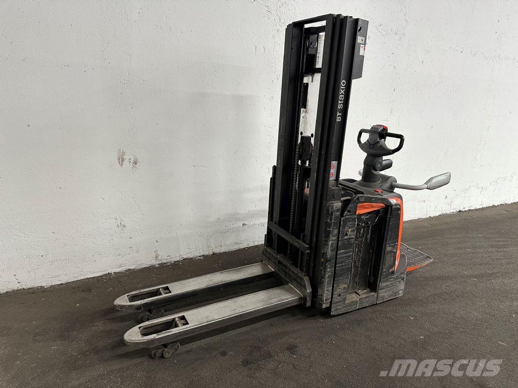 Toyota SPE 120 L - TRIPLEX 3,9 m Empilhador para operador externo